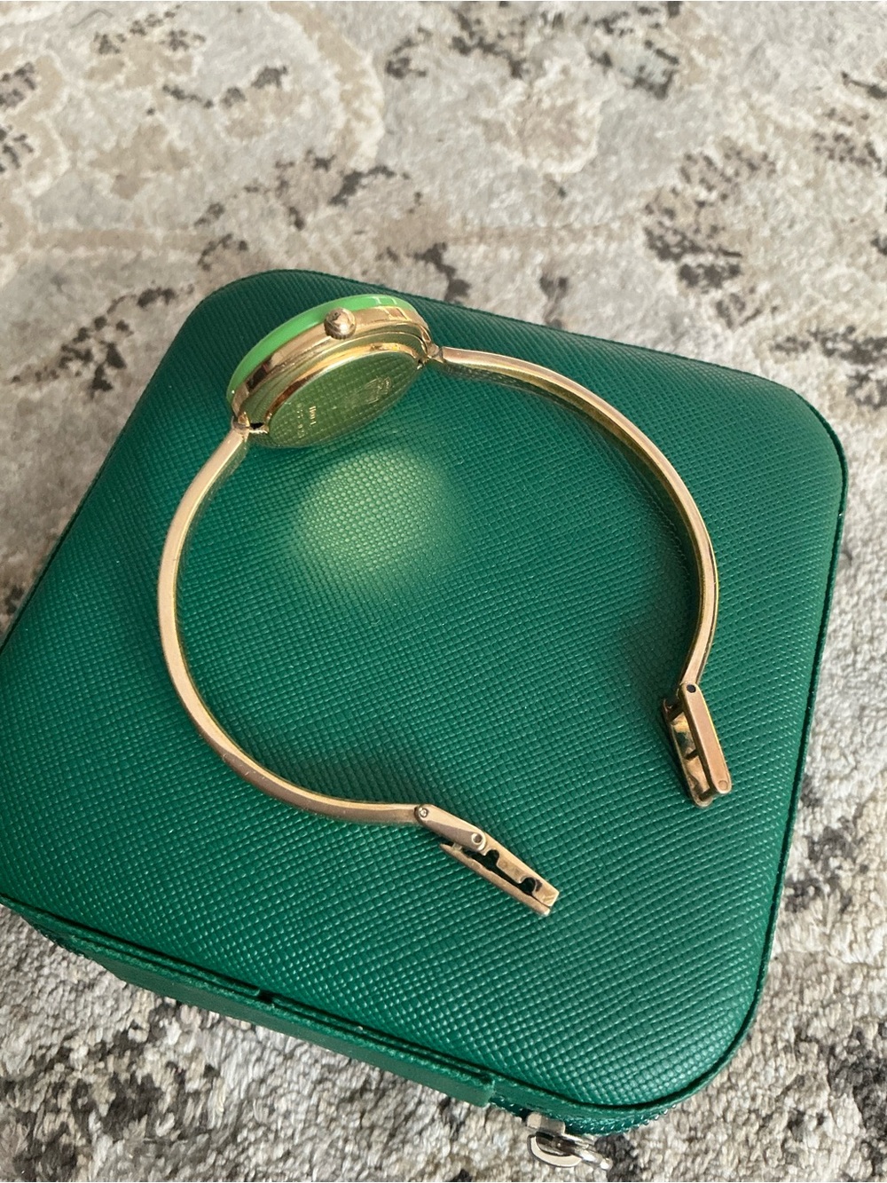 Authentic GUCCI bangle watch with Interchangeable Ringsππβ€οΈπ§‘π€ - Picture 16 of 16